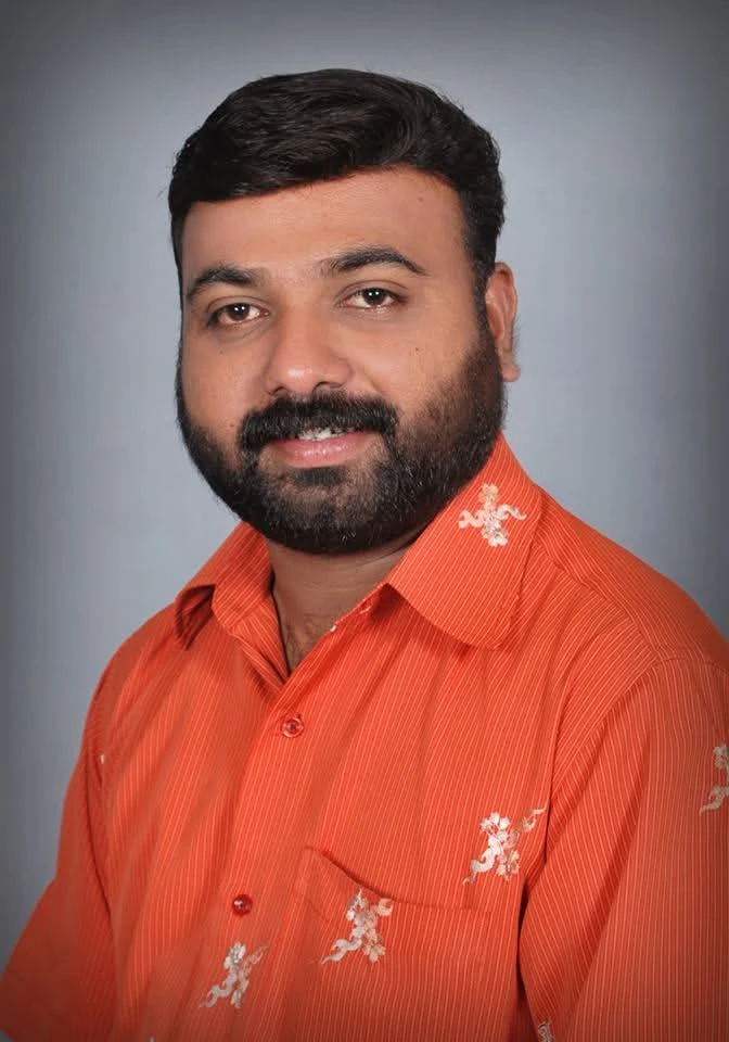 Vyasan Sajeev · studio portrait